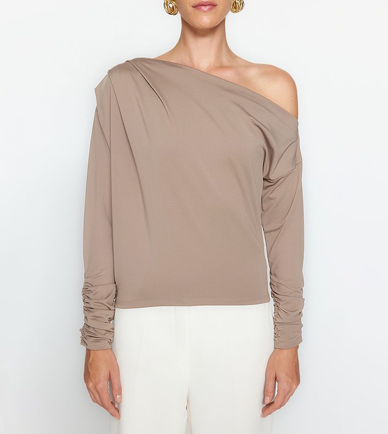 Long Sleeves Asymmetric Top Long Sleeves Asymmetric Top