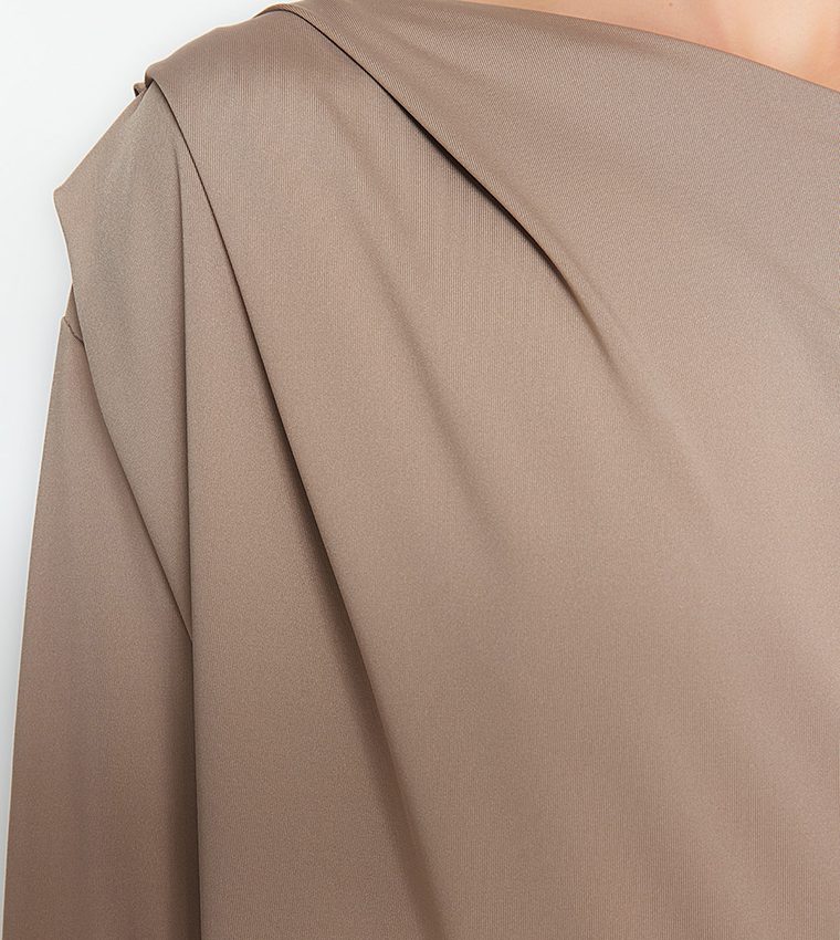 Long Sleeves Asymmetric Top Long Sleeves Asymmetric Top