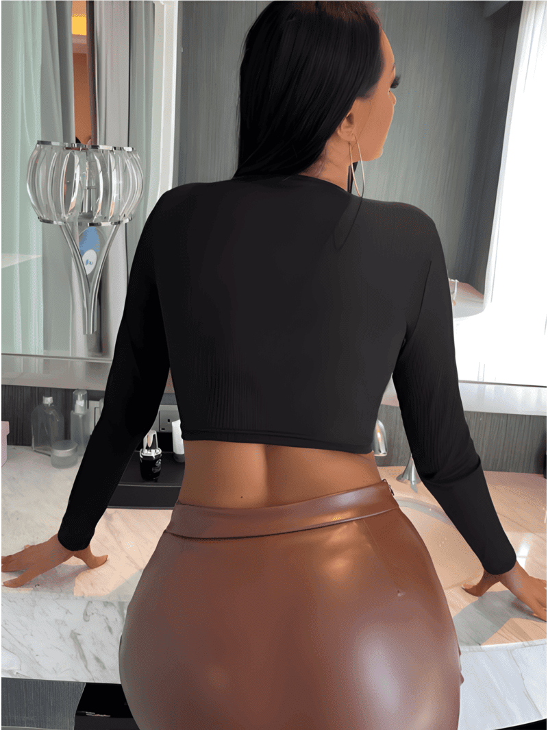 Cross cut Crop Top Cross cut Crop Top .black